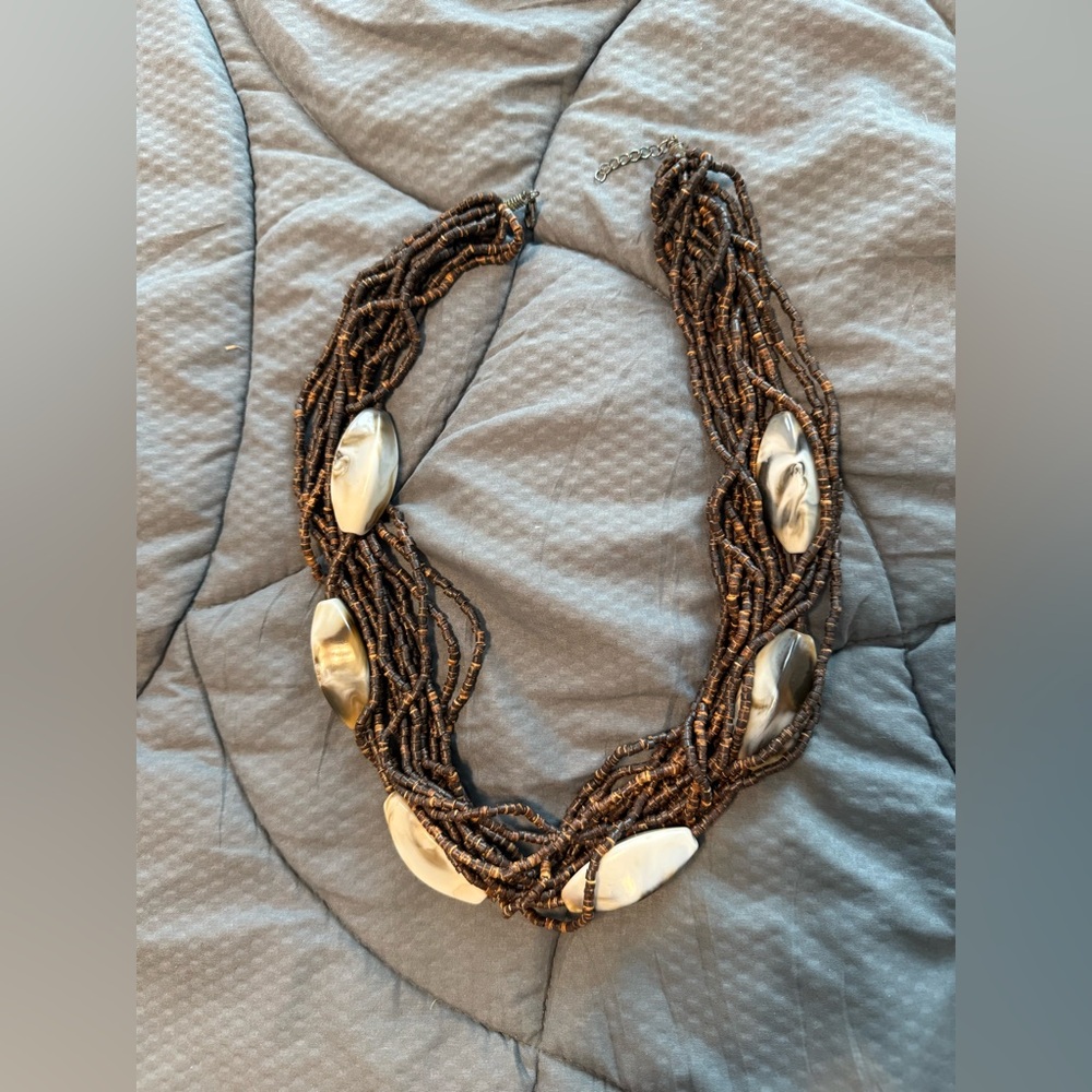 VINTAGE African Brown and Cream Beaded Necklace - pre loved - Picture 7 of 8